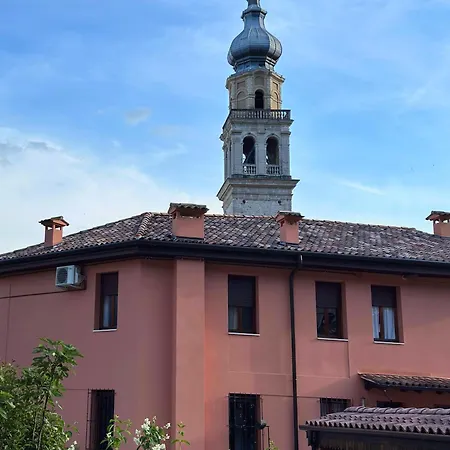 Semesterbostad Le Luise *